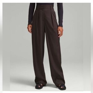 Lululemon Pleated Front High Rise
Trousers Size 6 Long